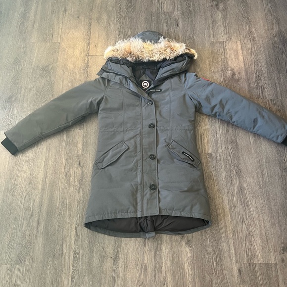 Canada Goose Rossclair Parka. Size Medium - Picture 4 of 16